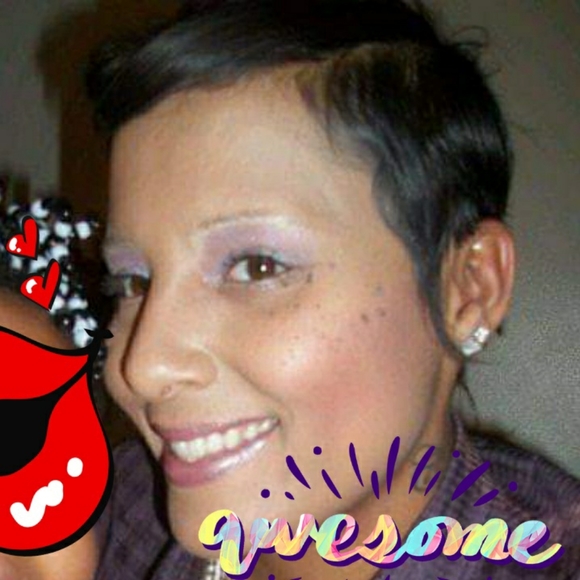 Meet your Posher, Jennifa - Picture 3 of 4